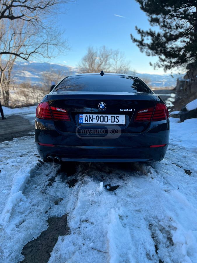 BMW 528 2012 — photo 2