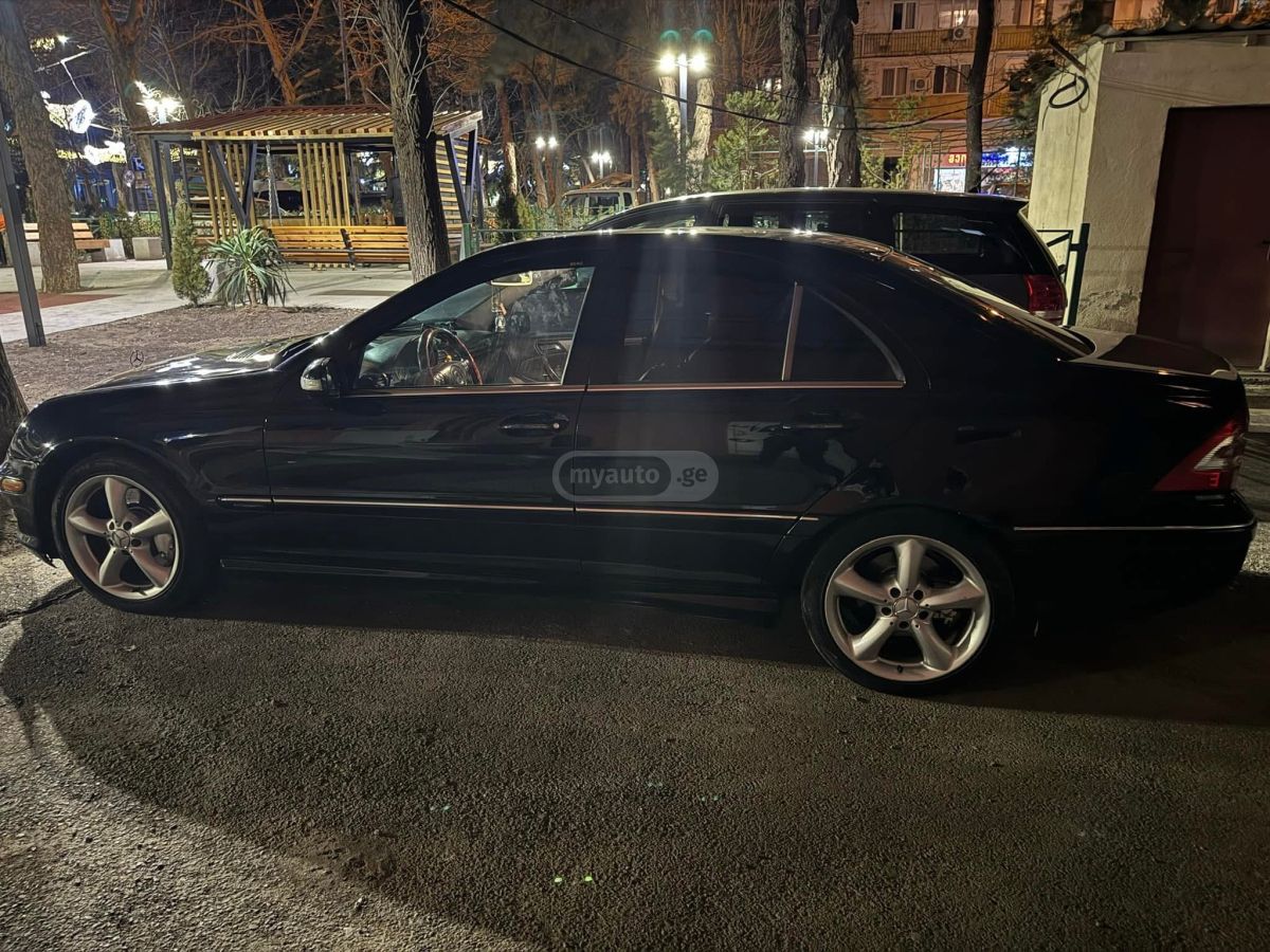 Mercedes-Benz C 230 2005 — photo 2