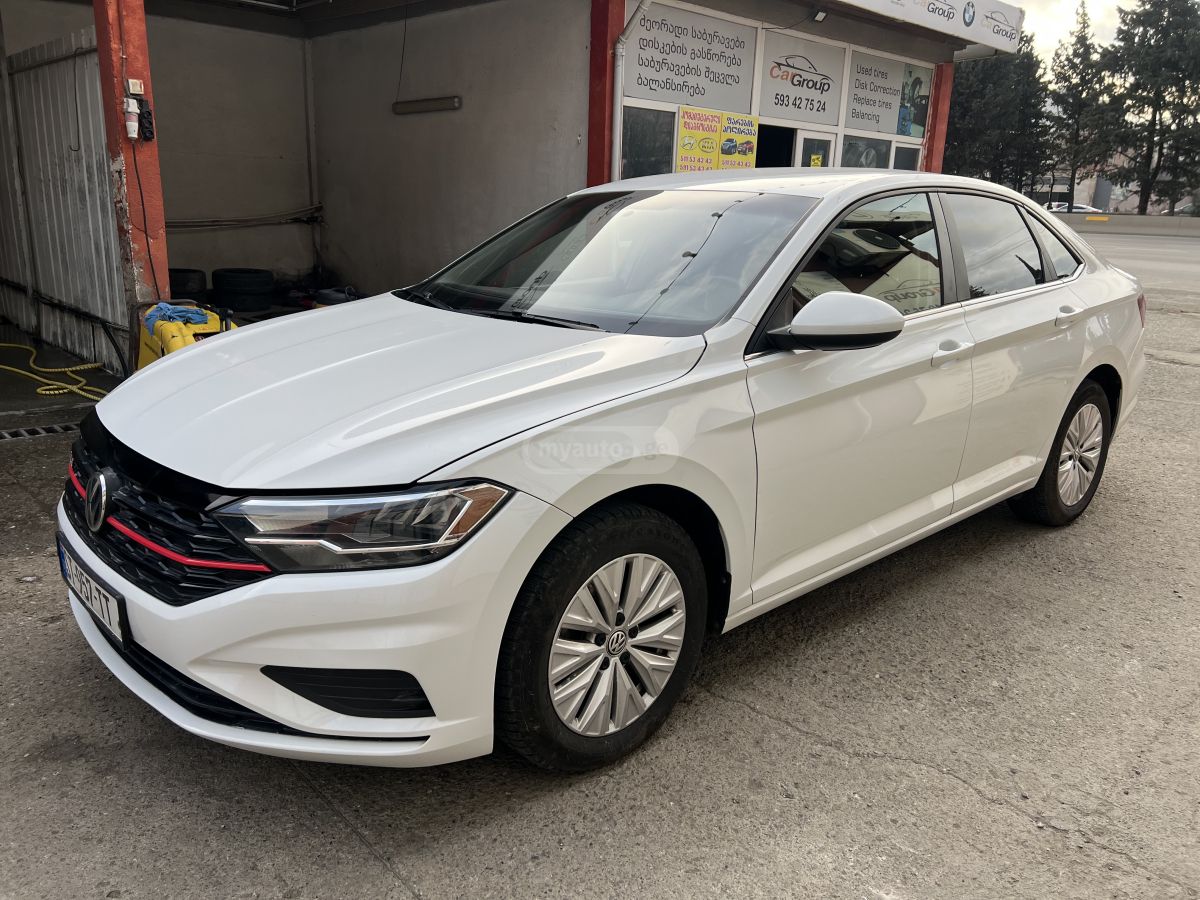 Volkswagen Jetta 2018 — photo 2