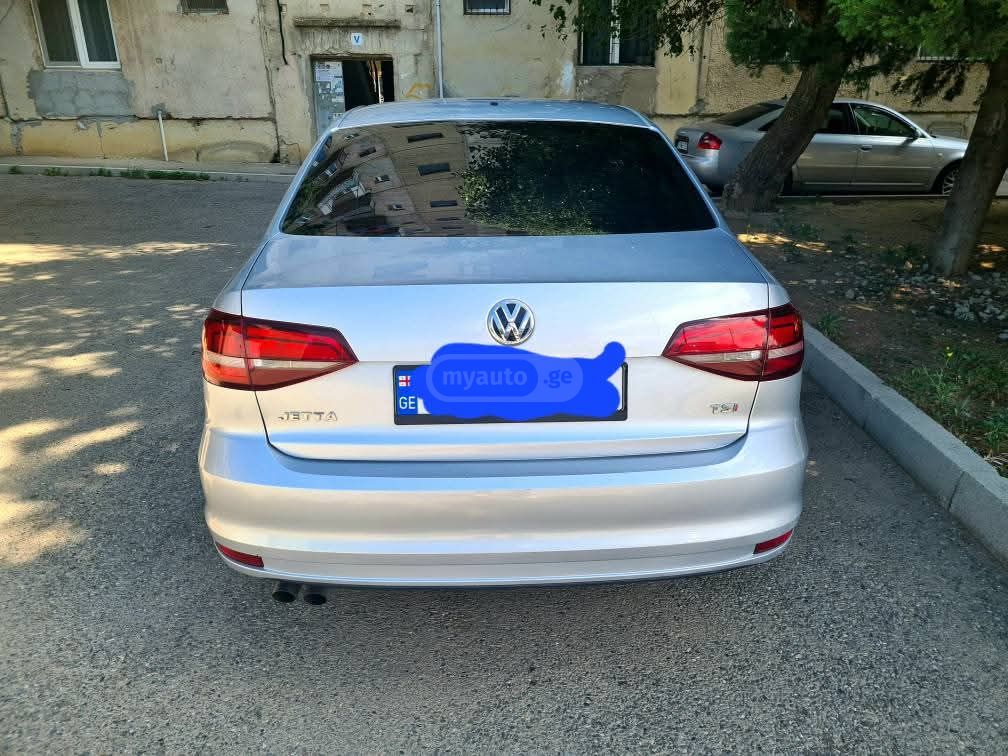 Volkswagen Jetta 2016 — photo 2