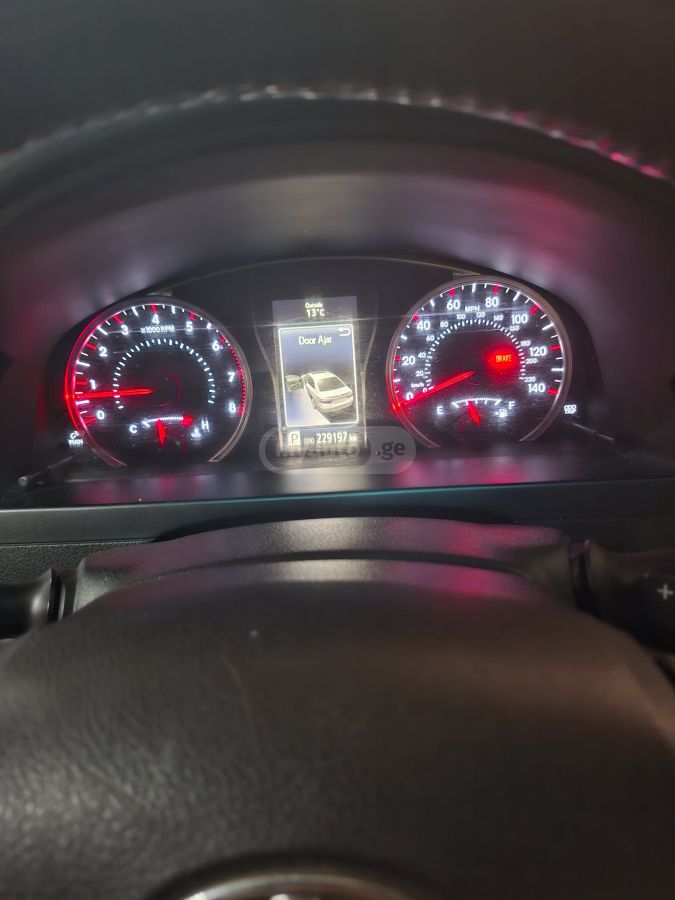 Toyota Camry 2016 — photo 2