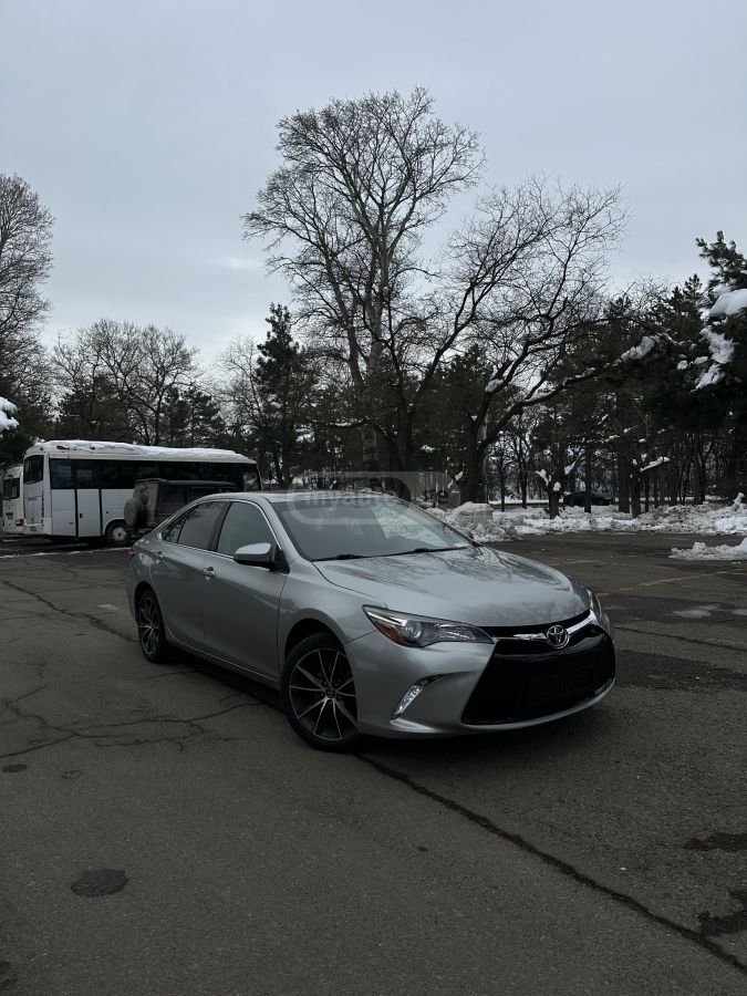 Toyota Camry 2015 — photo 2
