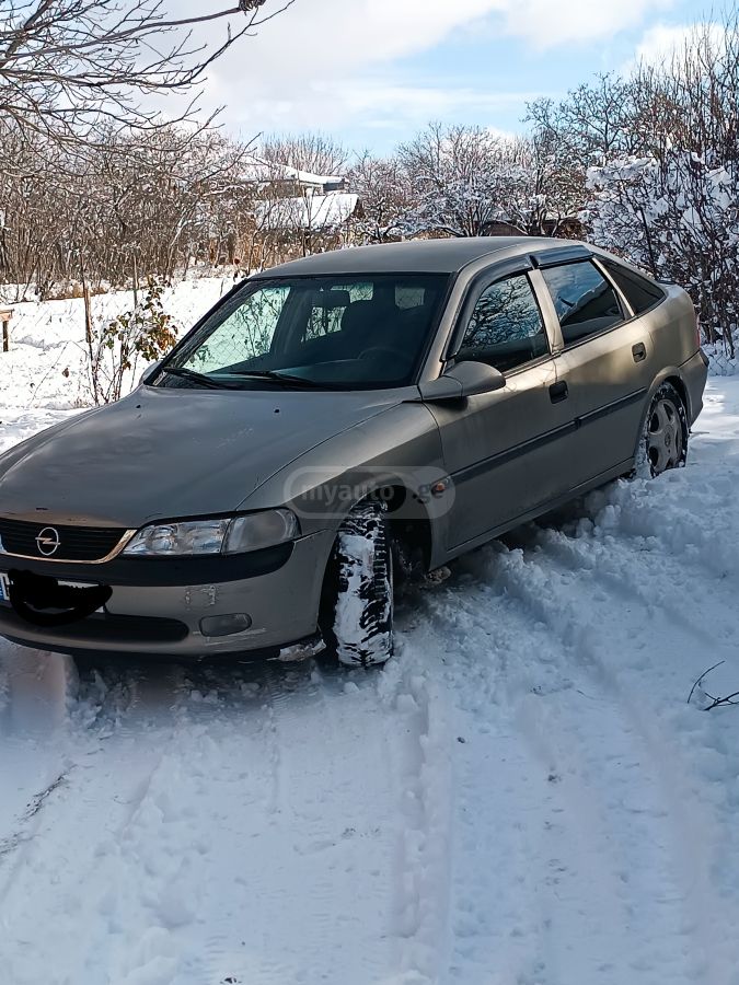 Opel Vectra 1996 — photo 2