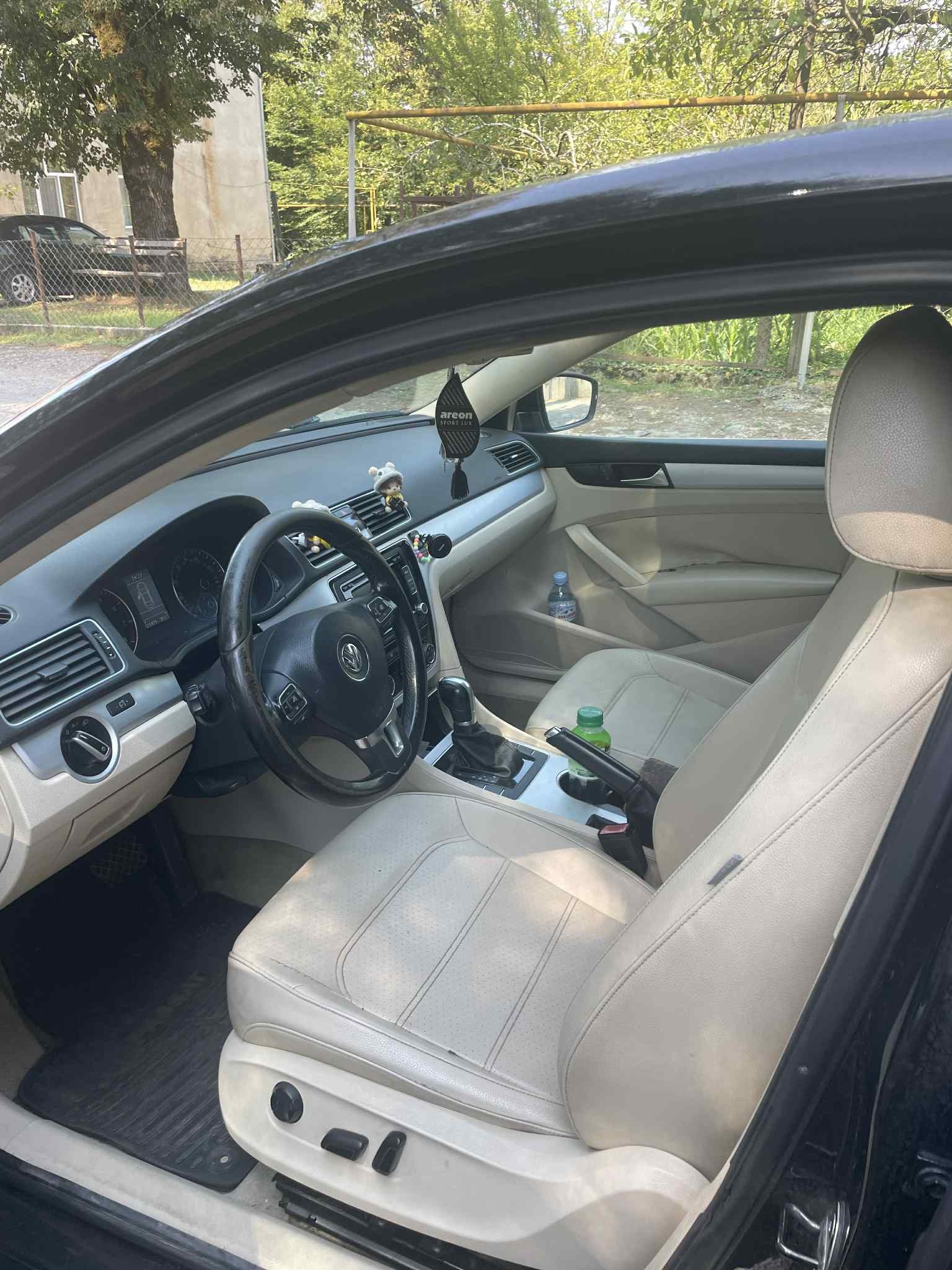 Volkswagen Passat 2013 — photo 2