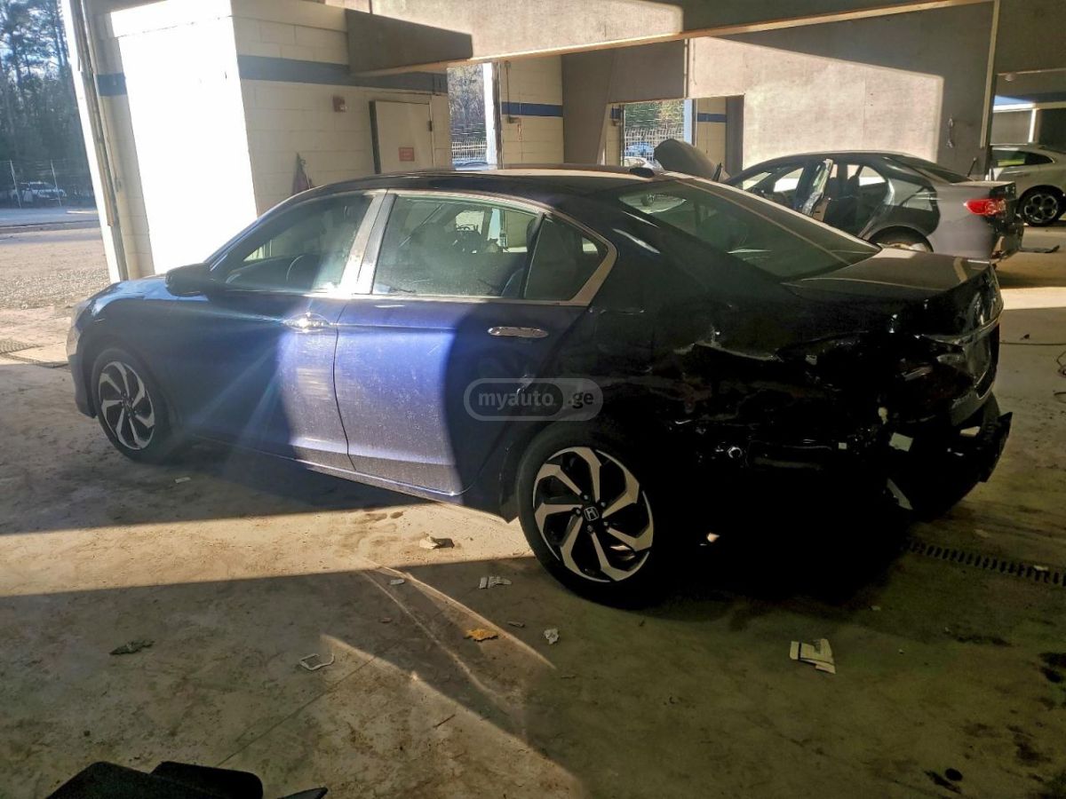 Honda Accord 2017 — photo 2