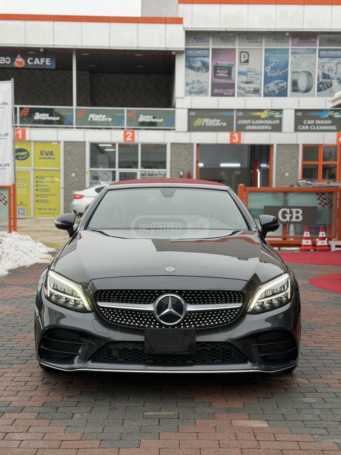 Mercedes-Benz C 300 2018 — photo 2
