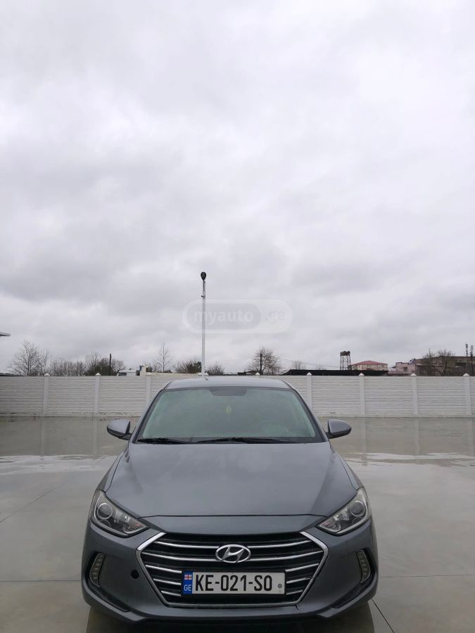 Hyundai Elantra 2017 — photo 2