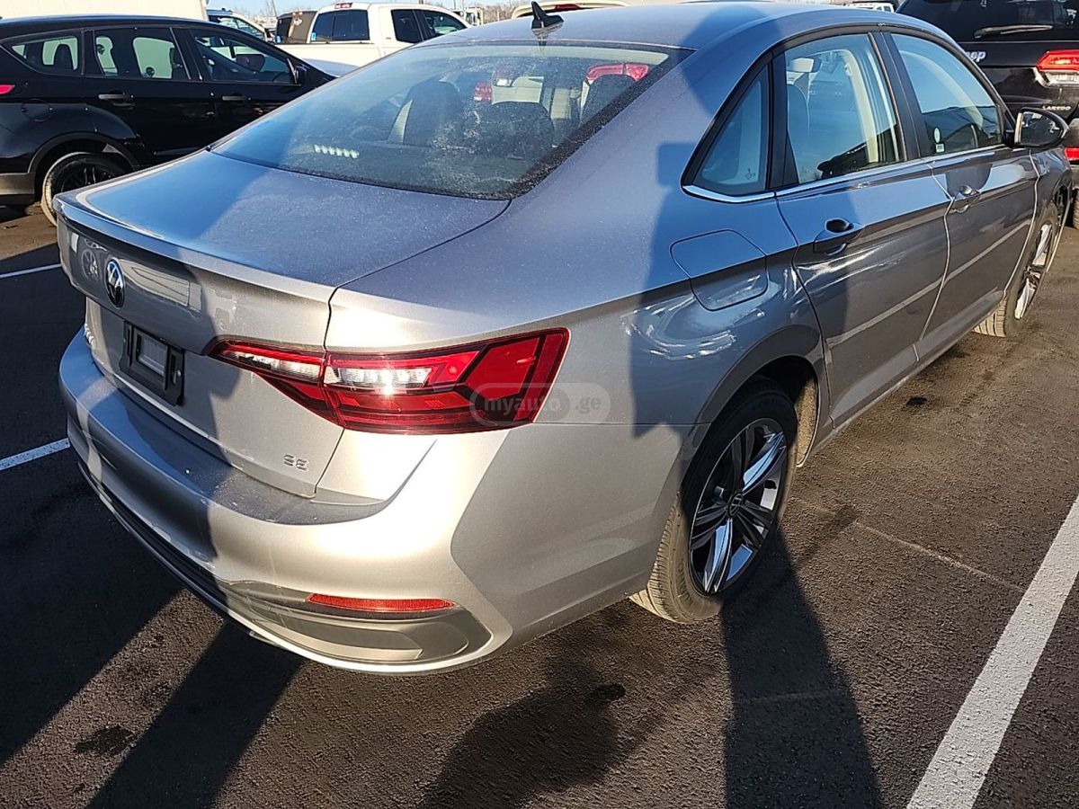 Volkswagen Jetta 2024 — photo 2