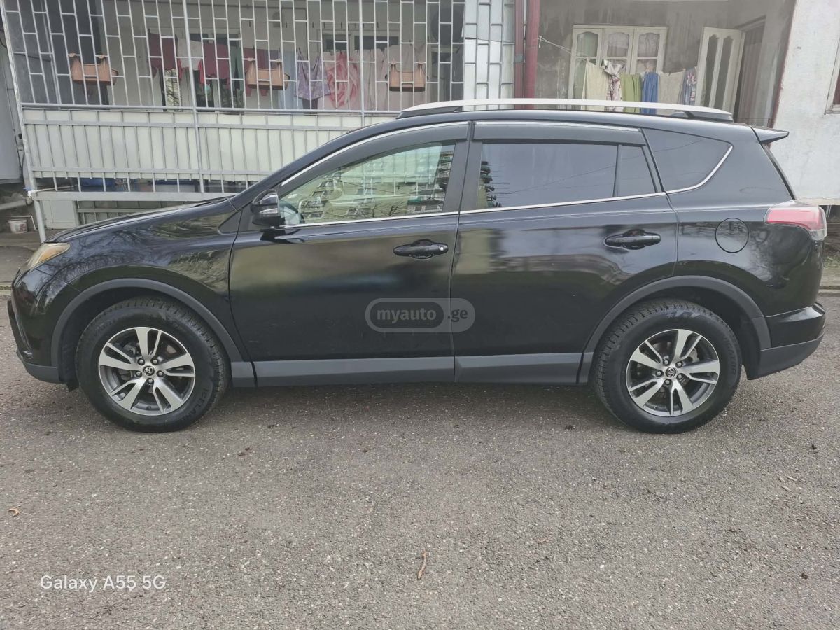 Toyota RAV4 2016 — photo 2