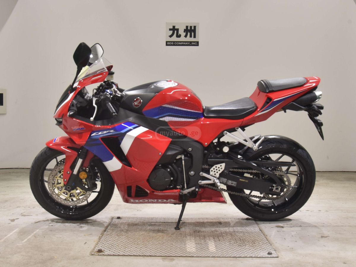 Honda CBR600RR 2022 — photo 2