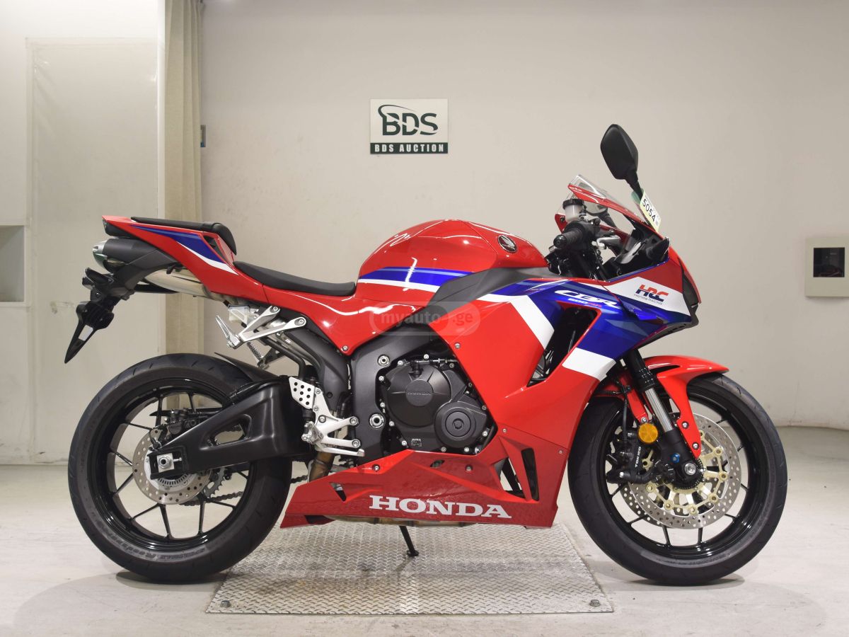 Honda CBR600RR 2025 — photo 2