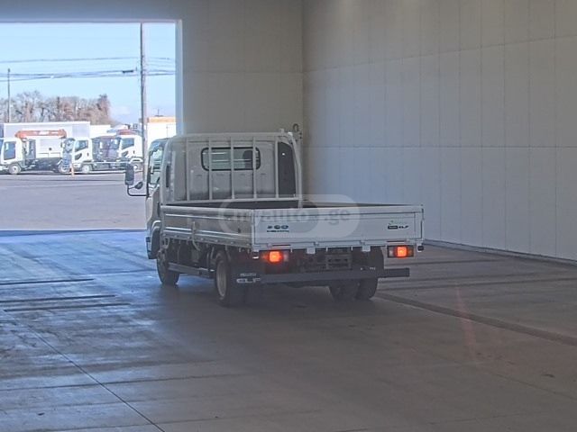 Isuzu Elf 2021 — photo 2