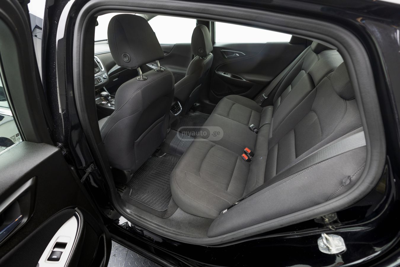 Chevrolet Malibu 2022 — photo 2