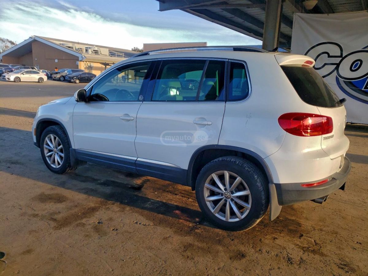 Volkswagen Tiguan 2017 — photo 2
