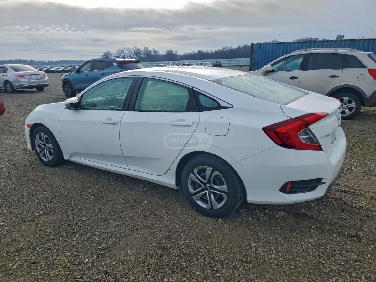 Honda Civic 2018 — photo 2
