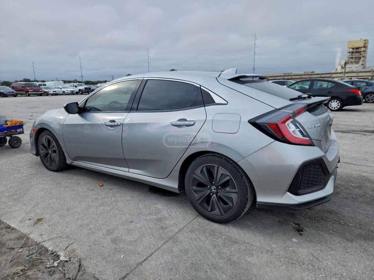 Honda Civic 2018 — photo 2