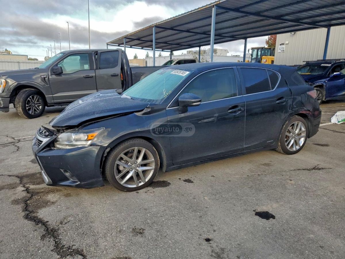 Lexus CT 200 h