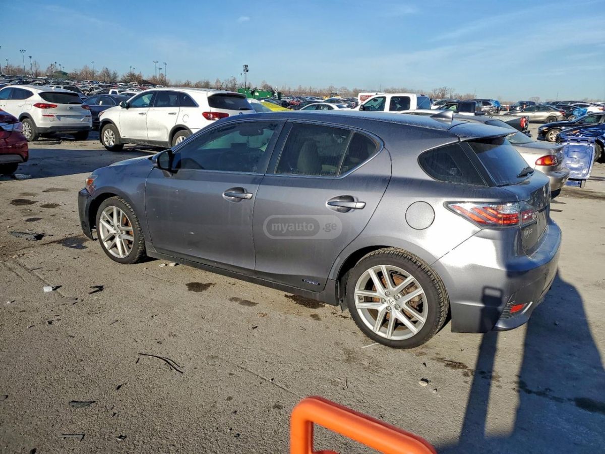 Lexus CT 200 h 2015 — photo 2