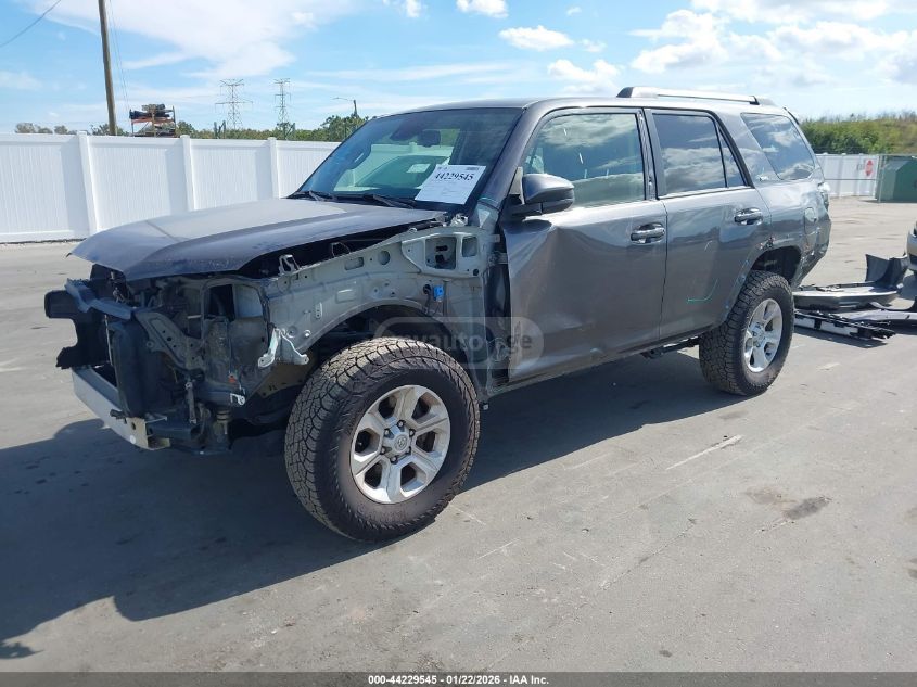 Toyota 4Runner 2023 — photo 2