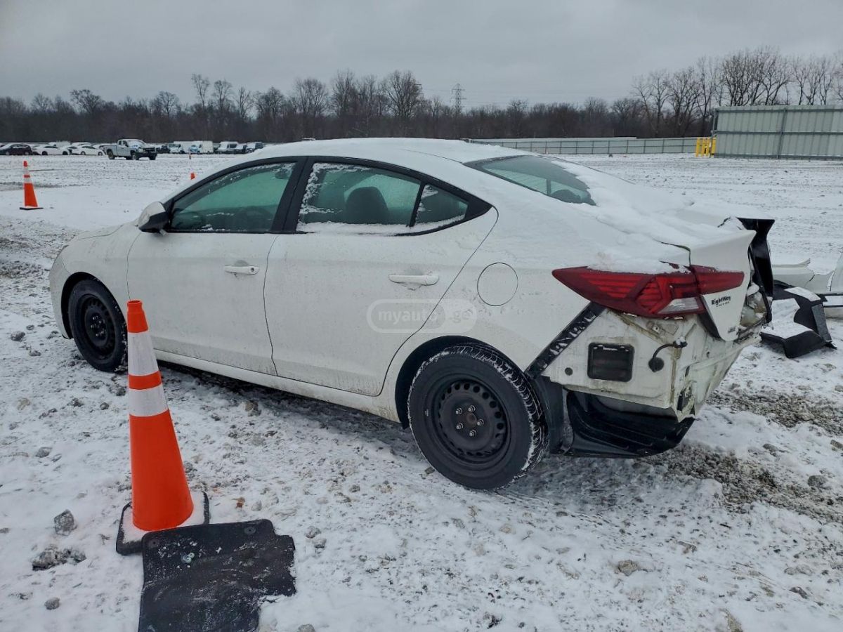 Hyundai Elantra 2020 — photo 2