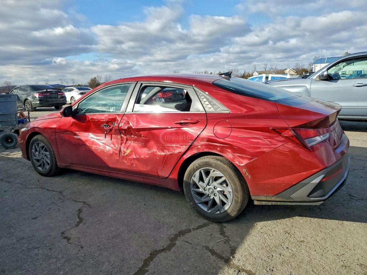 Hyundai Elantra 2024 — photo 2