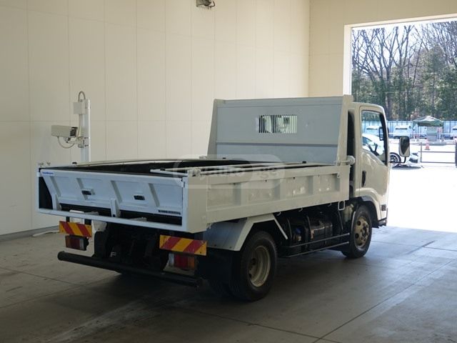 Isuzu Elf 2018 — photo 2