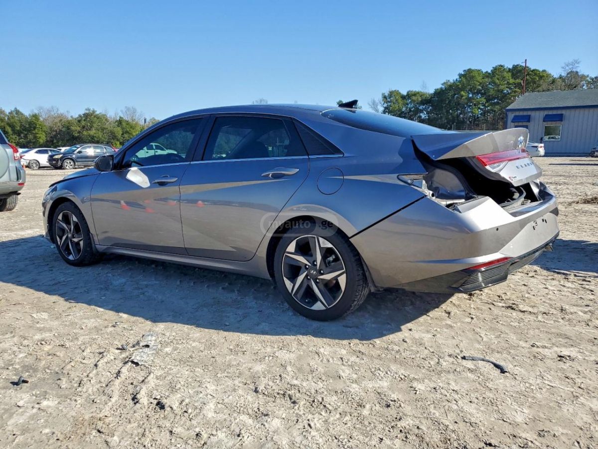 Hyundai Elantra 2023 — photo 2