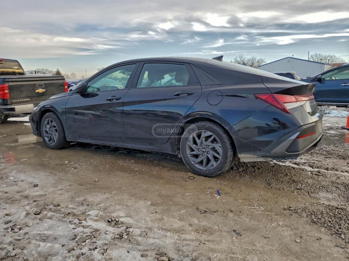Hyundai Elantra 2024 — photo 2