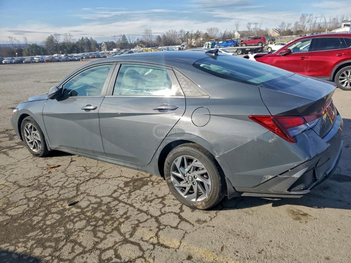 Hyundai Elantra 2024 — photo 2