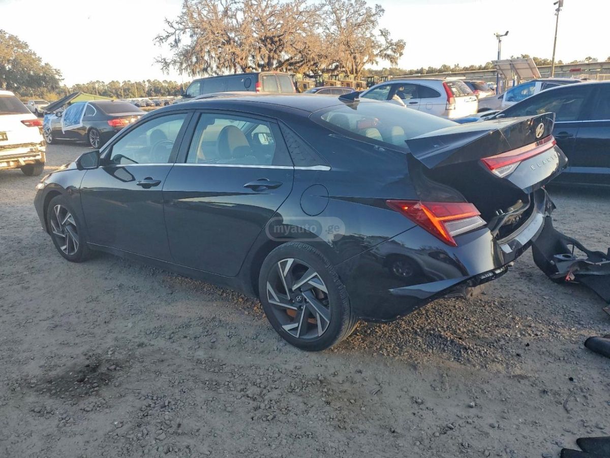 Hyundai Elantra 2024 — photo 2