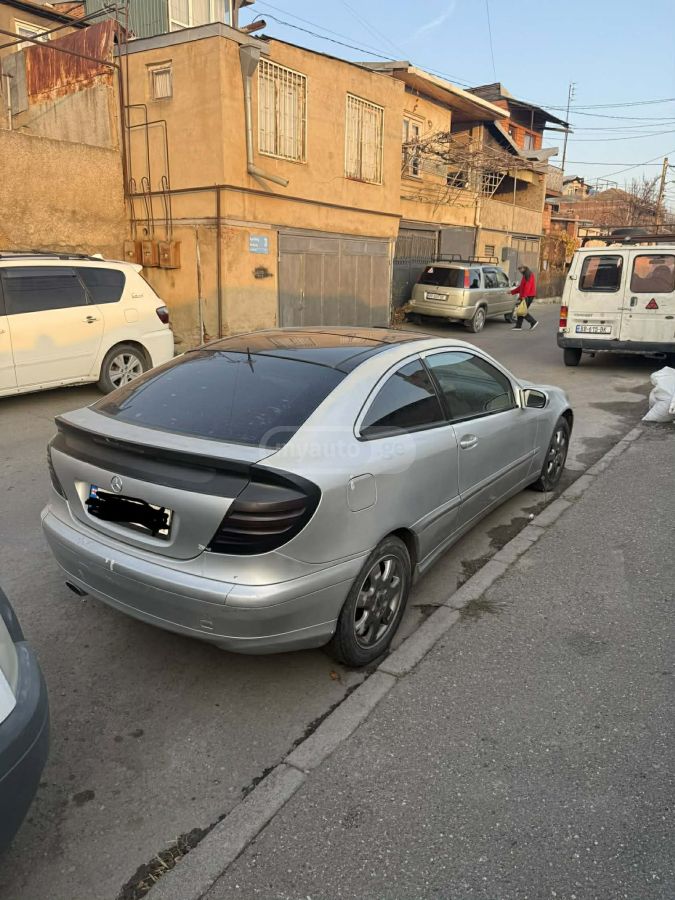 Mercedes-Benz C 200