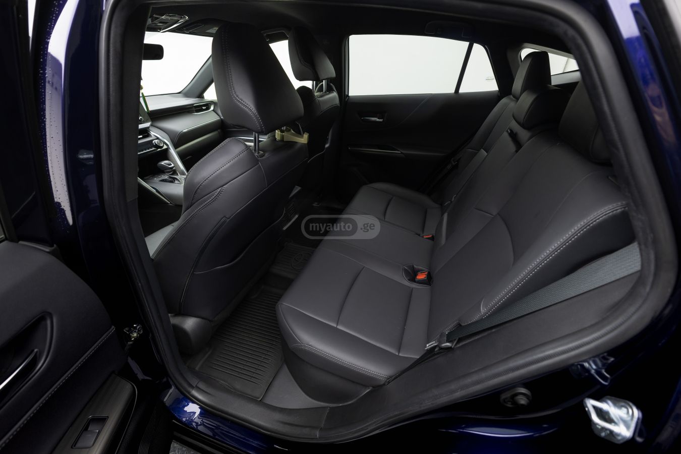 Toyota Venza 2022 — photo 2