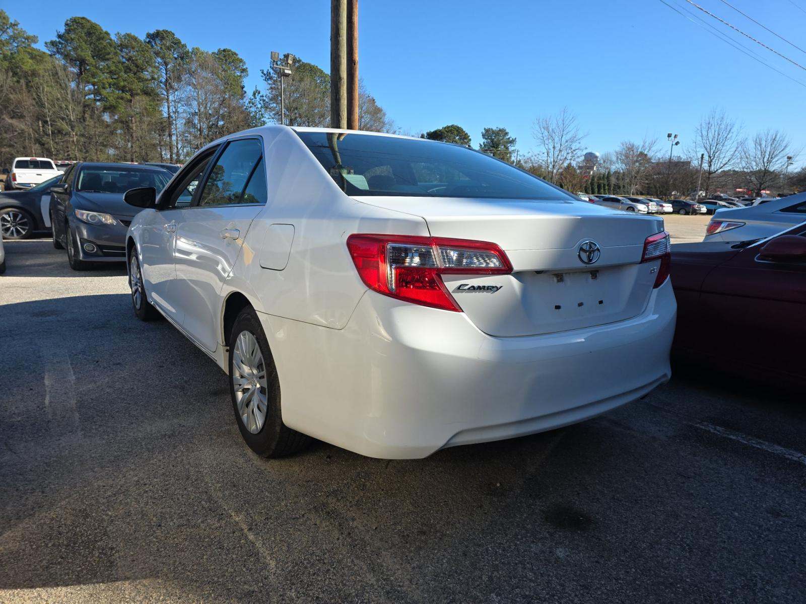 Toyota Camry 2014 — photo 2