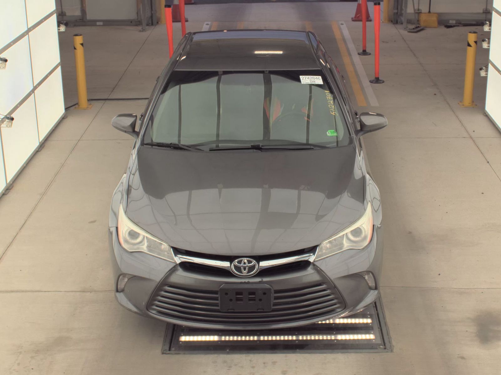Toyota Camry 2016 — photo 2