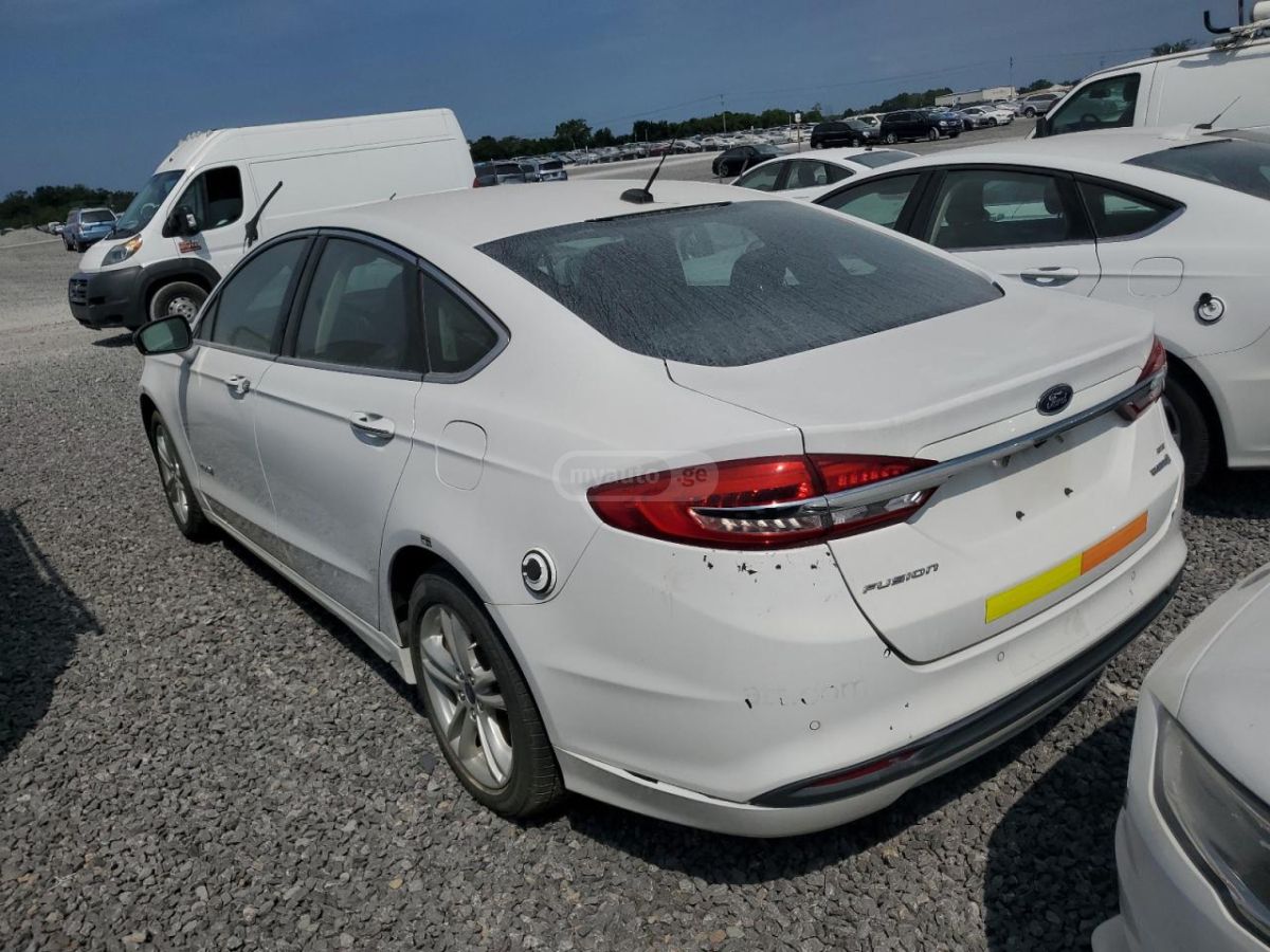 Ford Fusion 2018 — photo 2