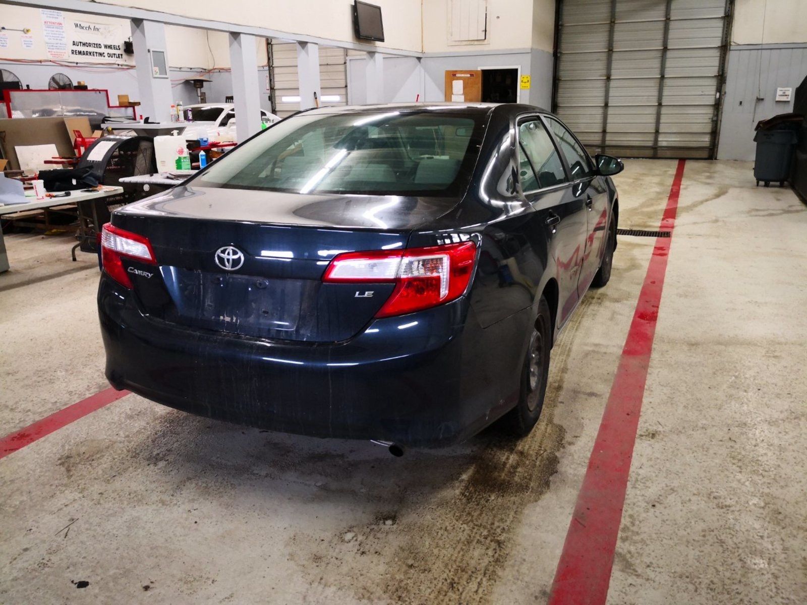 Toyota Camry 2014 — photo 2