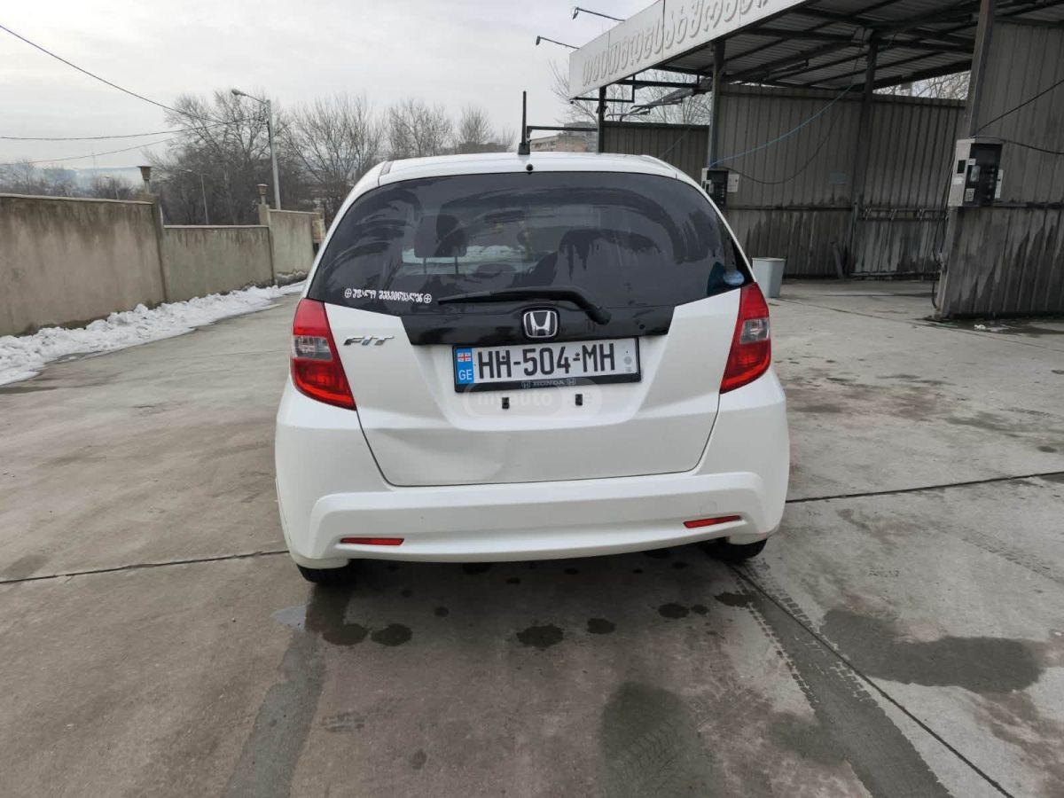 Honda FIT 2011 — photo 2