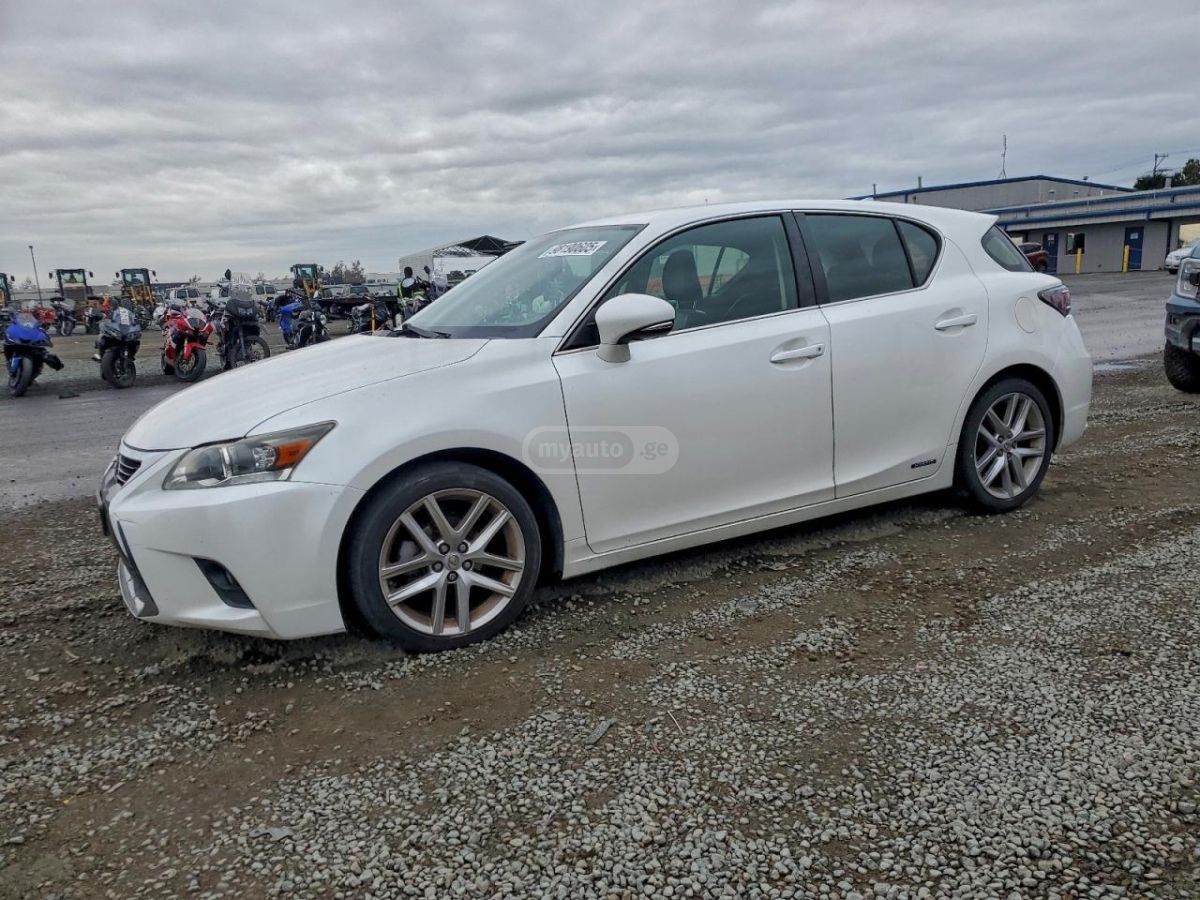 Lexus CT 200 h