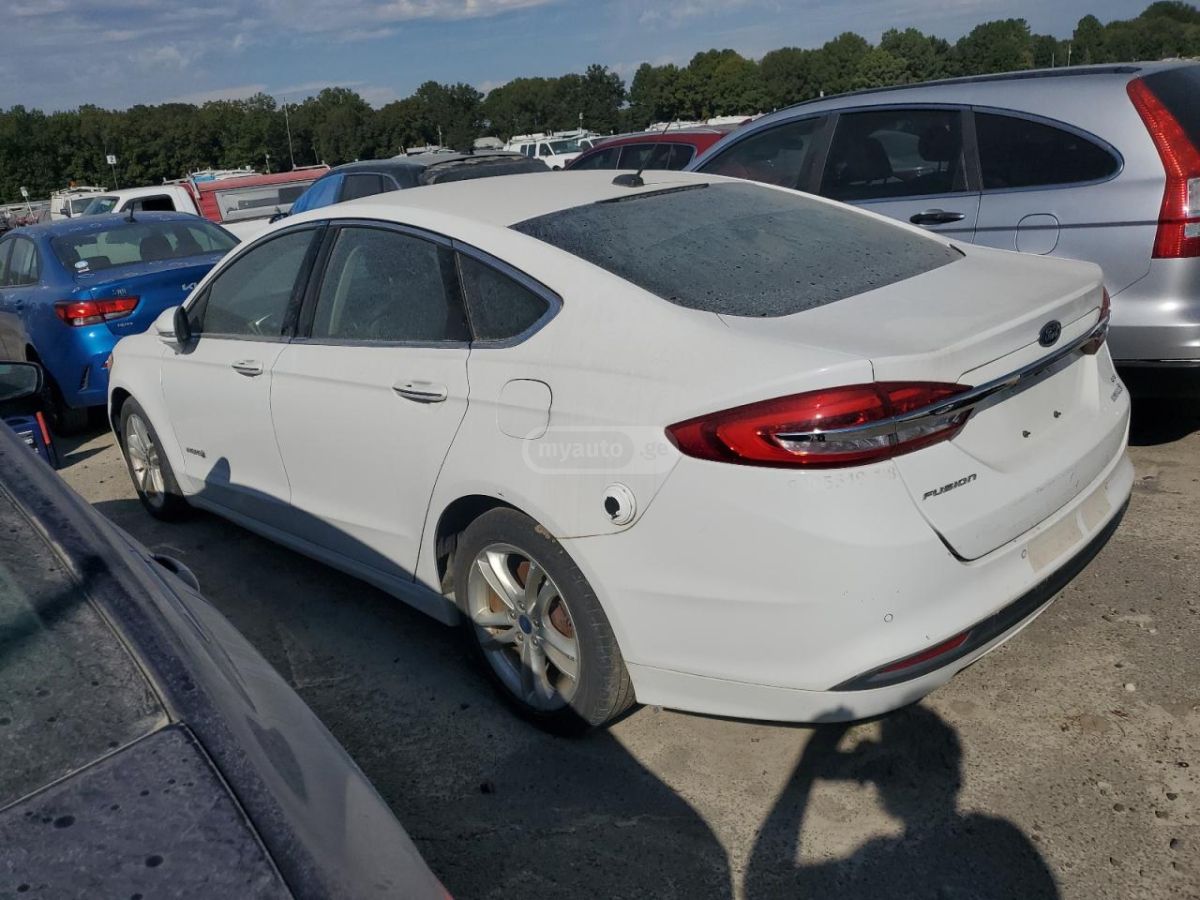 Ford Fusion 2018 — photo 2