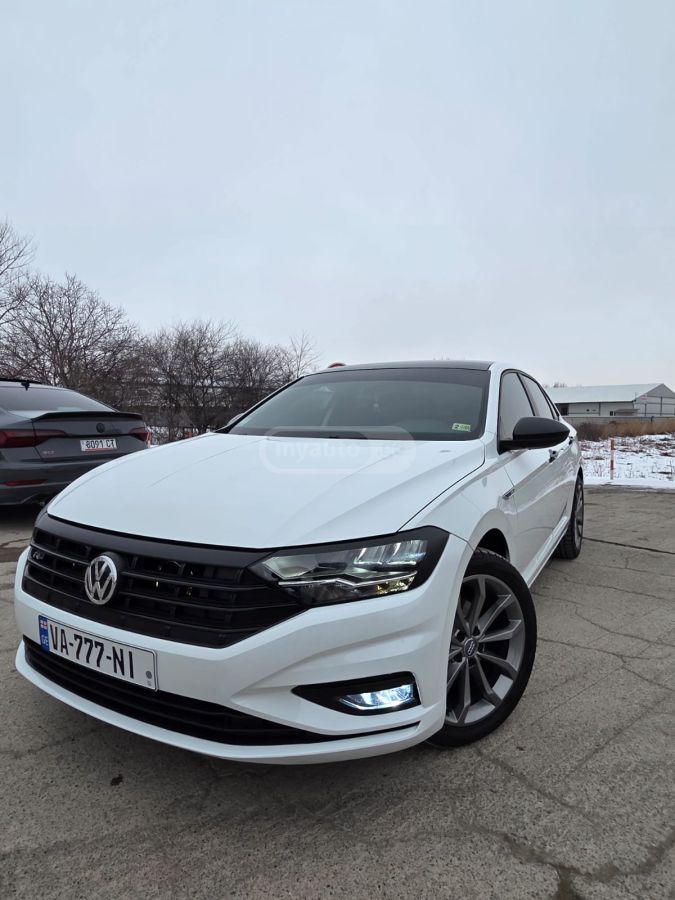 Volkswagen Jetta 2019 — photo 2
