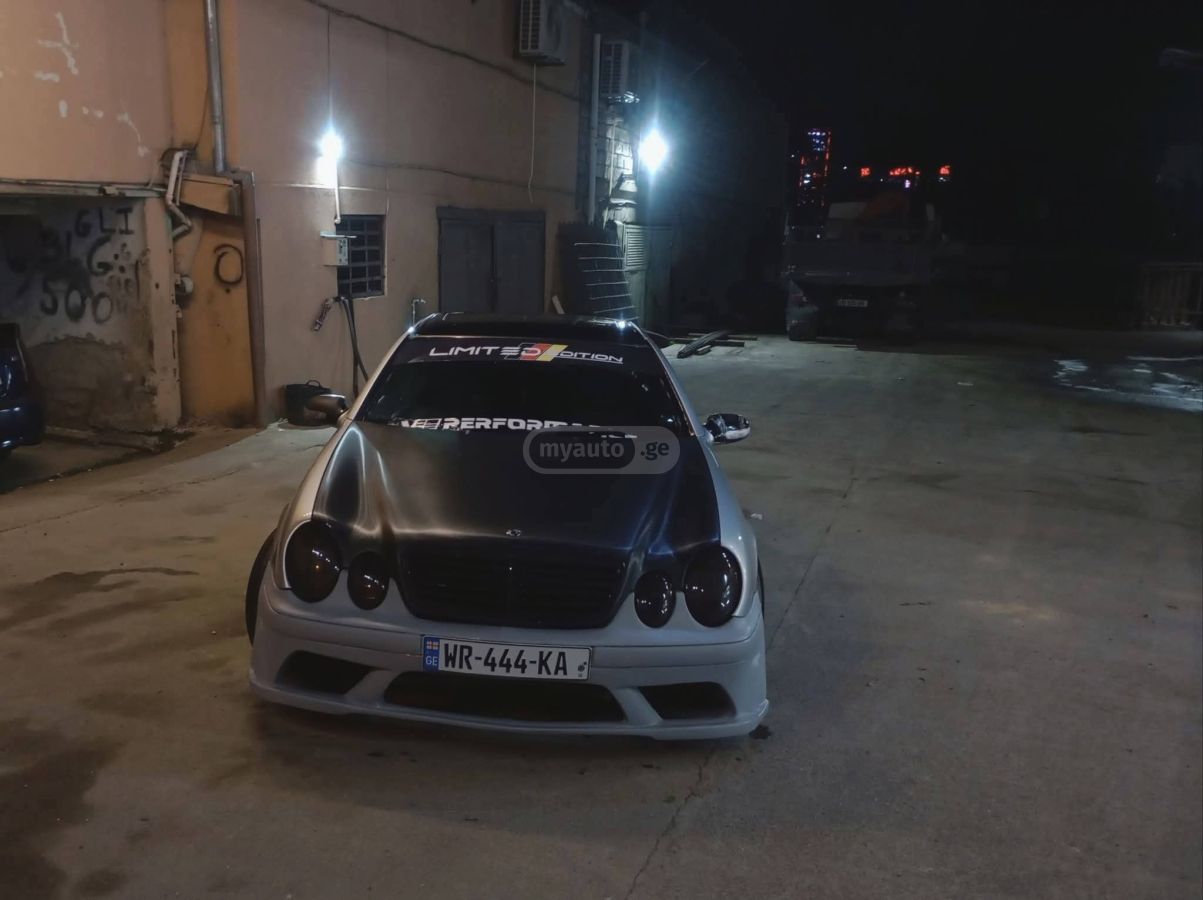 Mercedes-Benz CLK 230