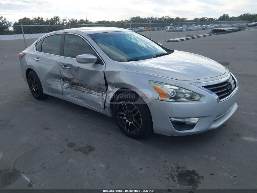 Nissan Altima 2014 — photo 2