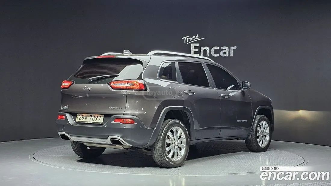 Jeep Cherokee 2015 — photo 2