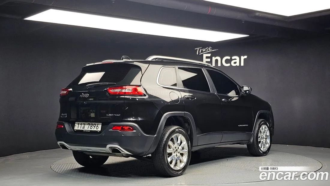 Jeep Cherokee 2015 — photo 2