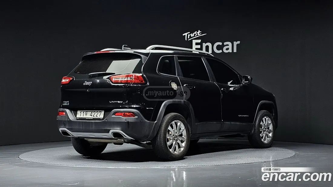 Jeep Cherokee 2015 — photo 2