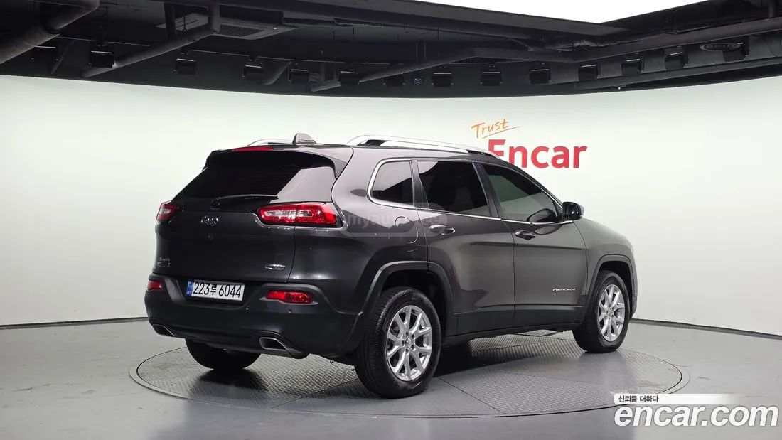 Jeep Cherokee 2015 — photo 2