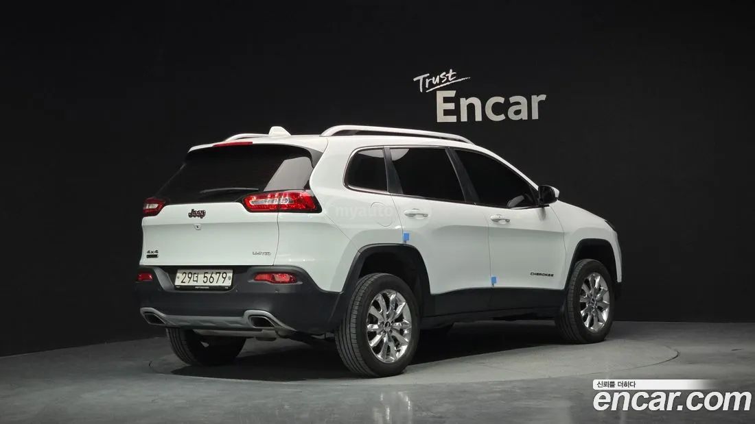 Jeep Cherokee 2015 — photo 2