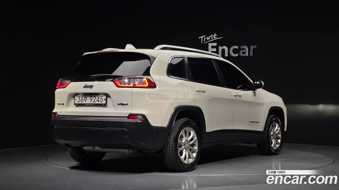 Jeep Cherokee 2019 — photo 2