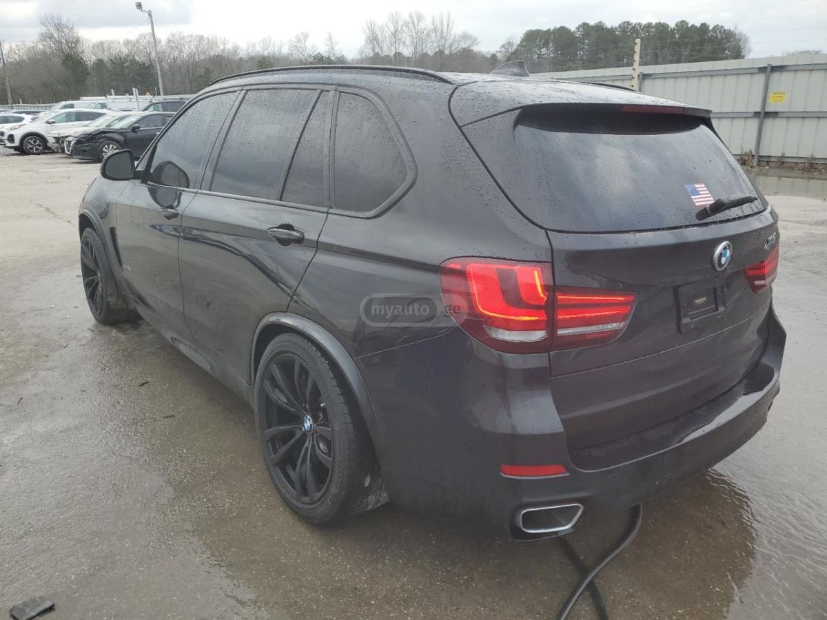 BMW X5 2018 — photo 2