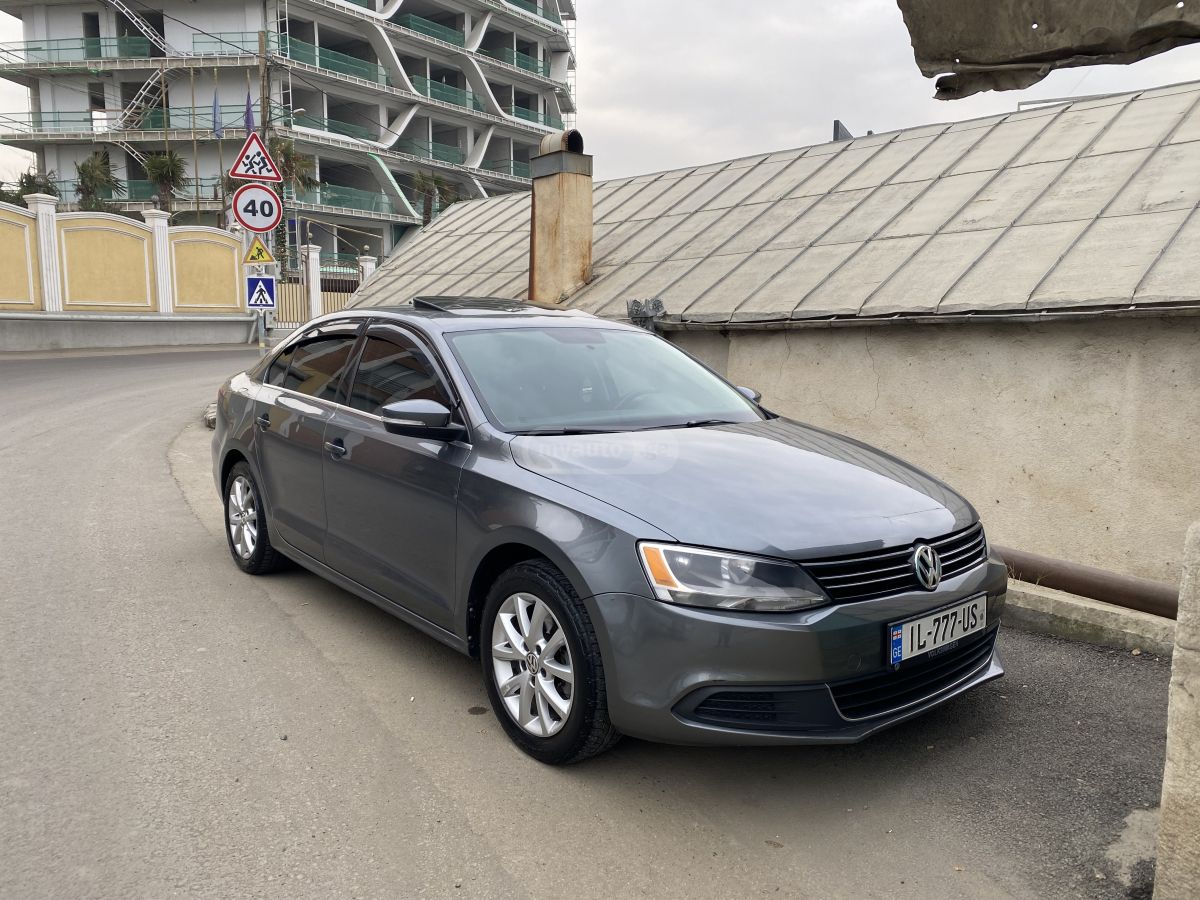 Volkswagen Jetta 2014 — photo 2